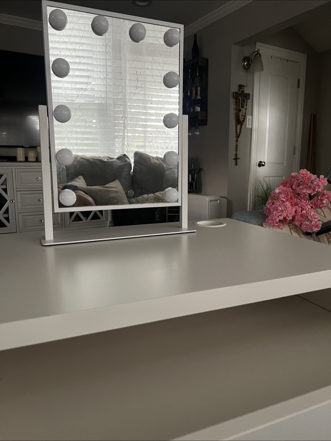 White Vanity Desk with Hollywood Lighted Mirror - photo 3