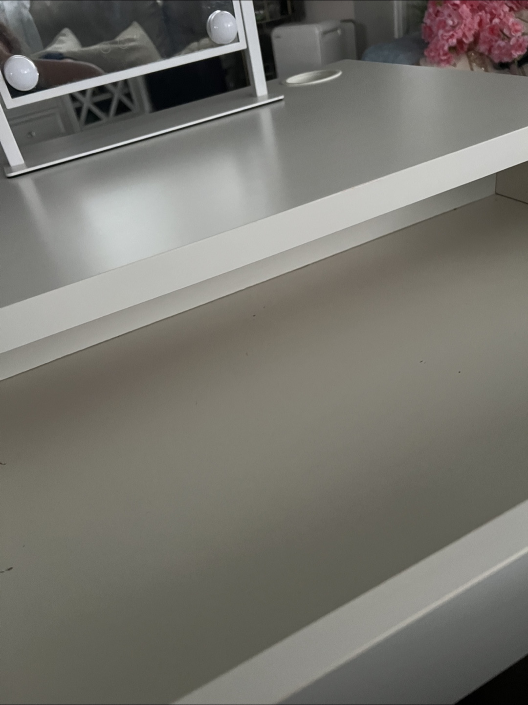 White Vanity Desk with Hollywood Lighted Mirror - photo 4