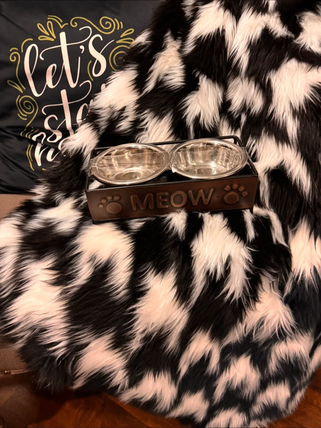 Pet Food Bowl - 'Meow' Design image indicator(5)