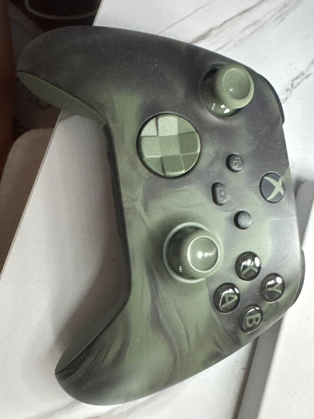 Xbox Wireless Controller - Mineral Camo thumbnail