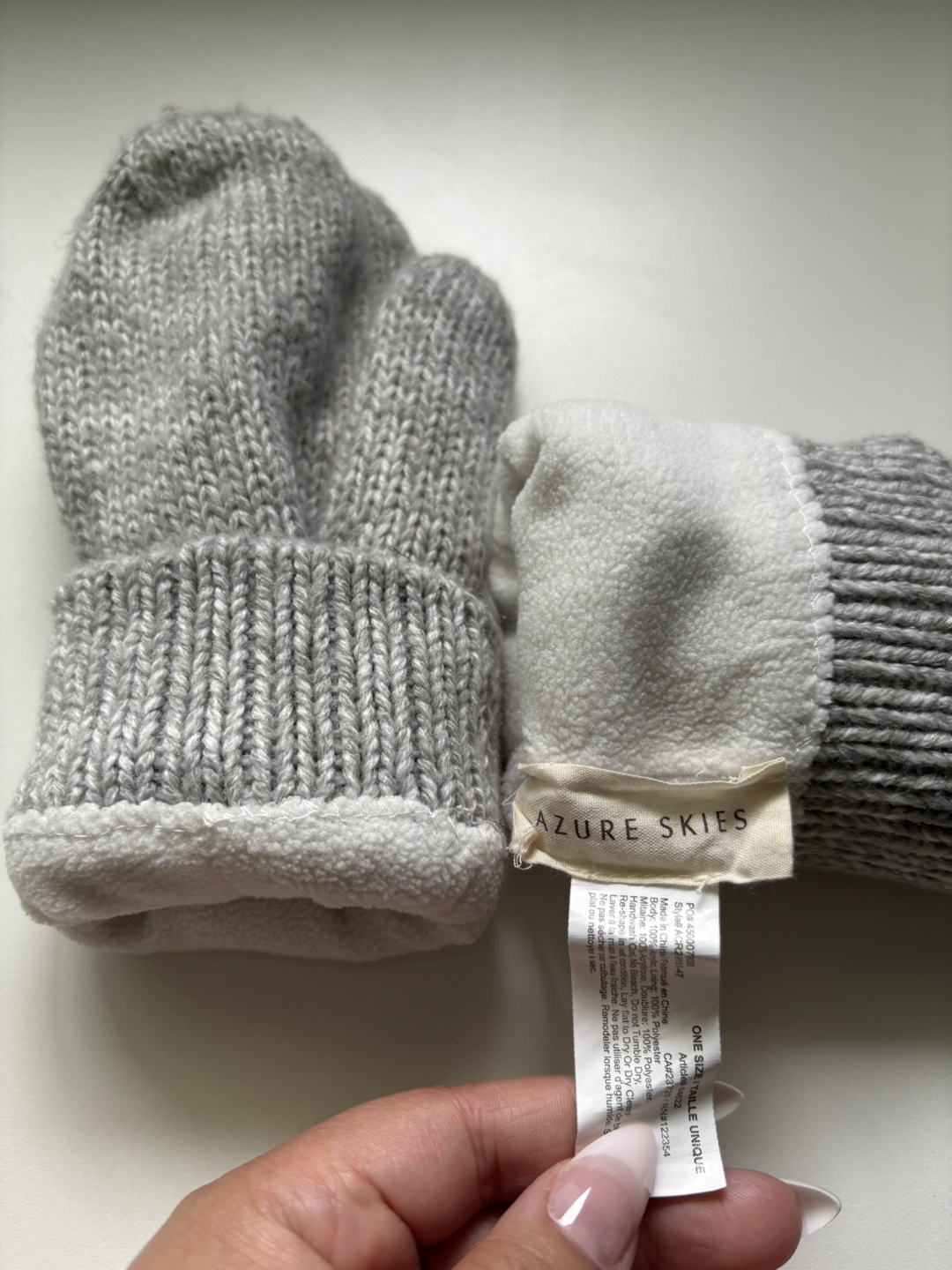 Aritzia - Azure Skies Grey Knit Mittens - photo 4