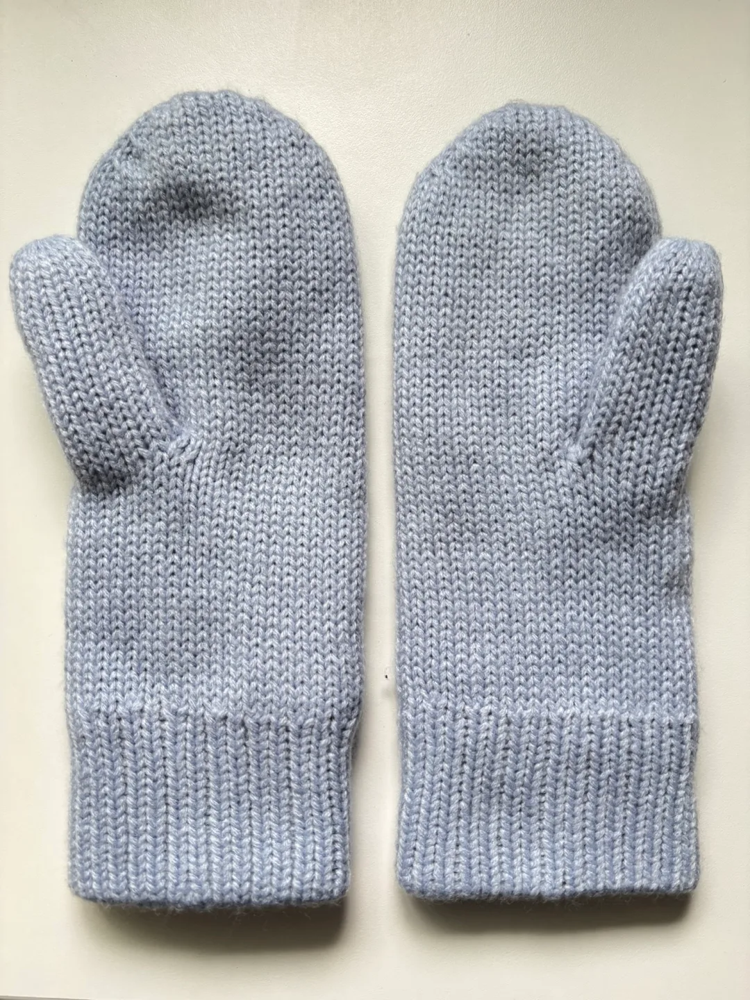 Aritzia - Azure Skies Knit Mittens - PerryWinkle Blue image indicator(2)