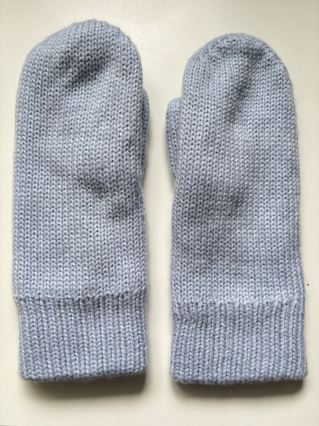 Aritzia - Azure Skies Knit Mittens - PerryWinkle Blue thumbnail