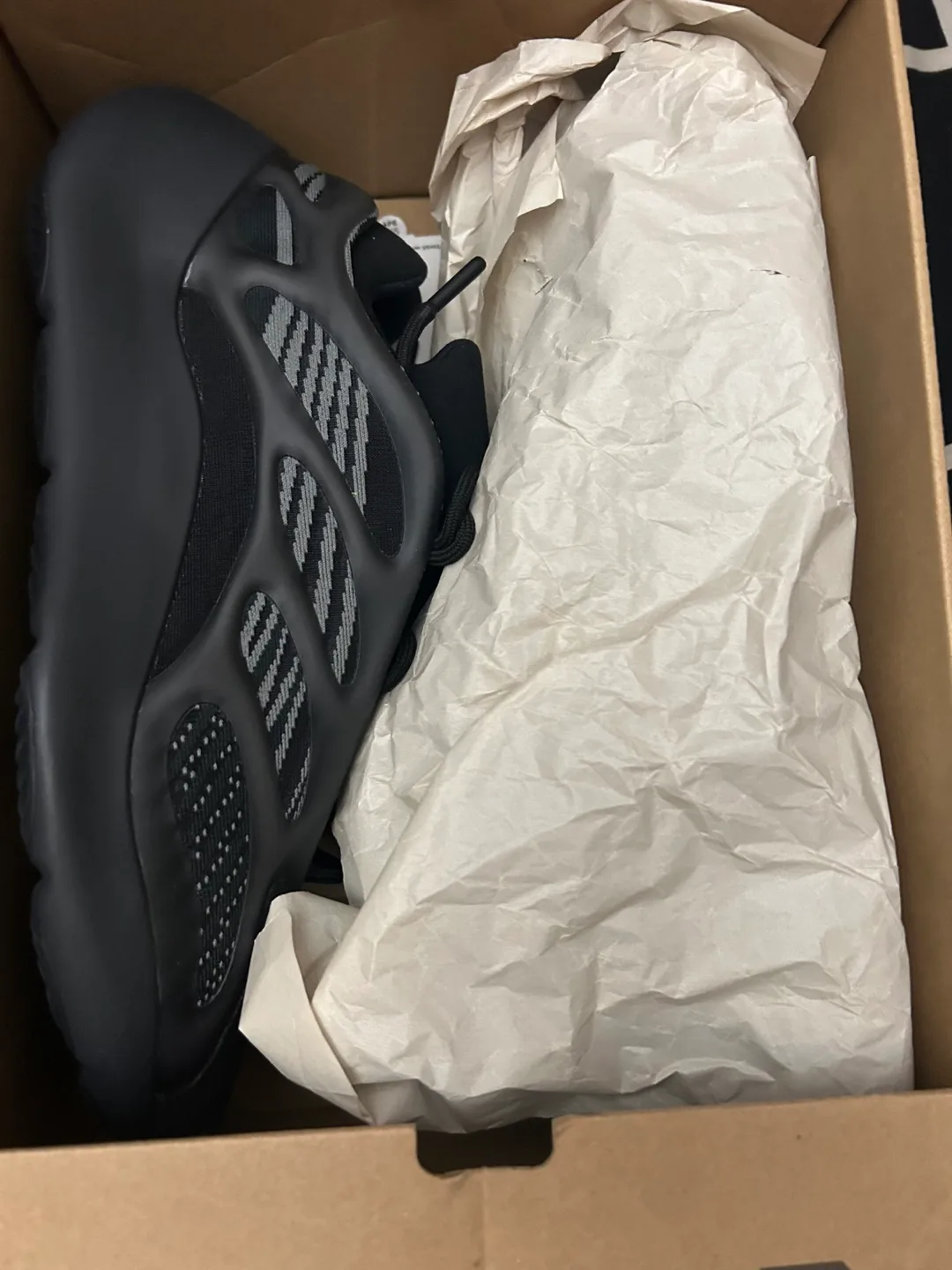 Adidas Yeezy 700 V3 Alvah - Size 11 thumbnail