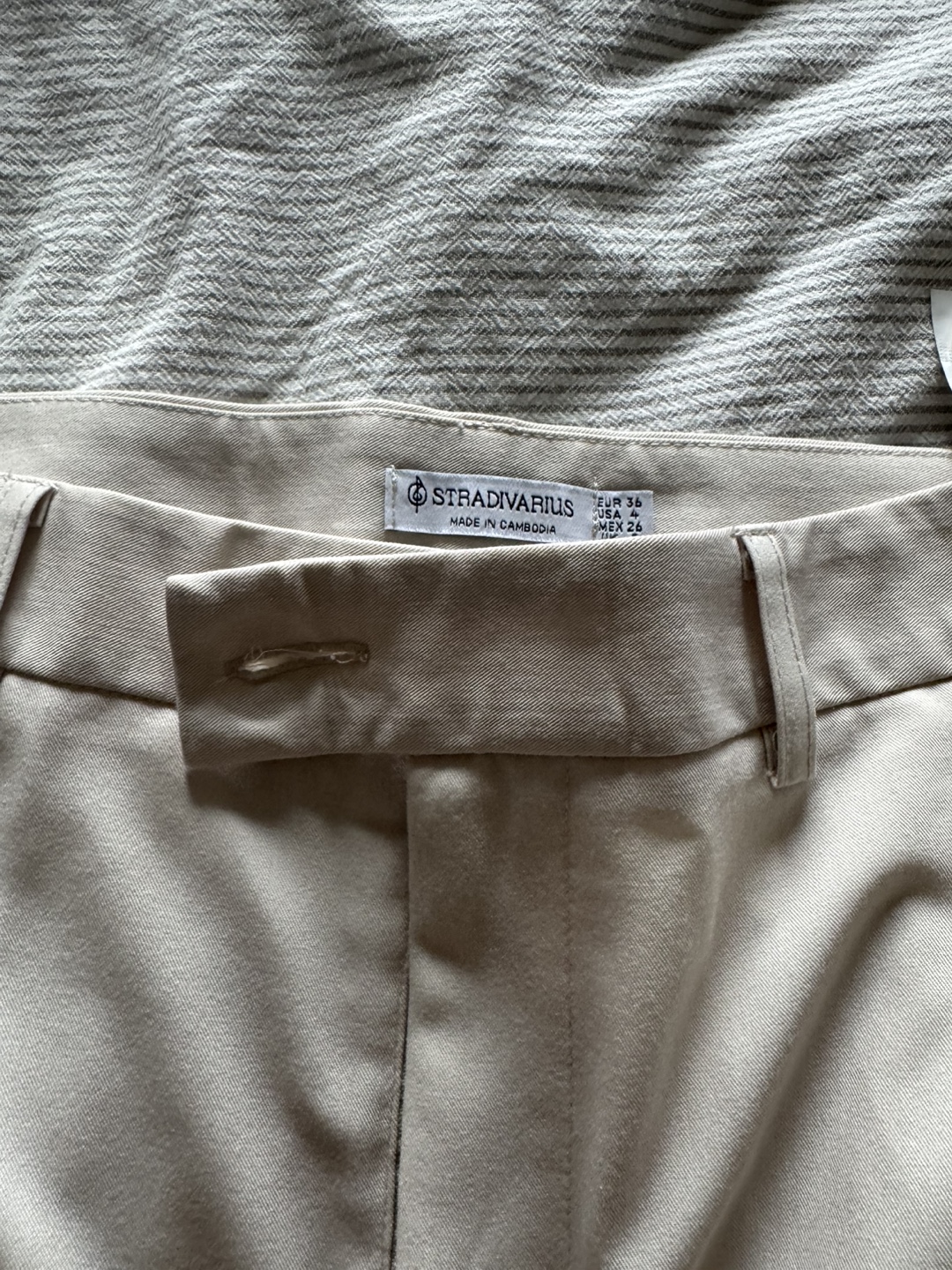 Stradivarius Beige Trousers - Size 26