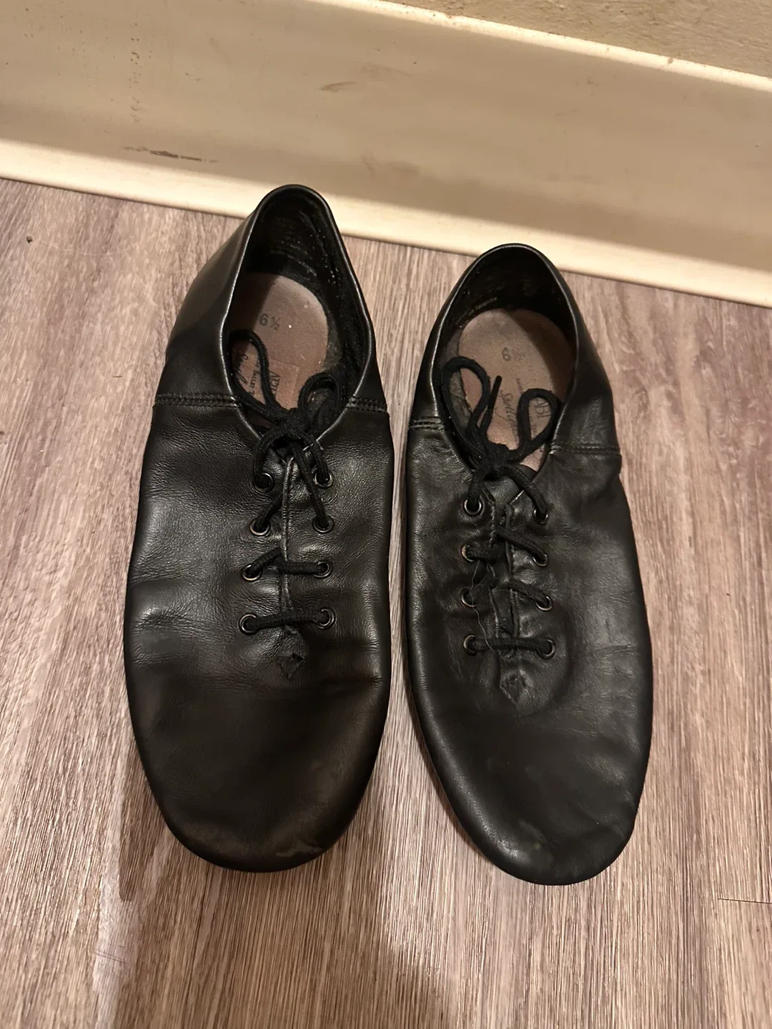 Black Leather Dance Shoes Size 6 thumbnail