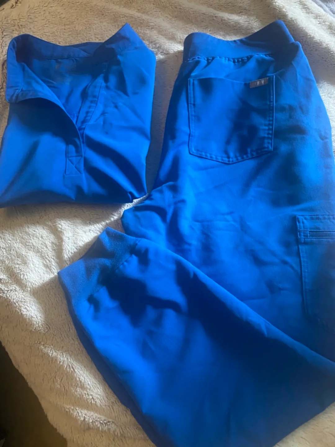 FIGS Scrub Set - Royal Blue - Size M image indicator(3)