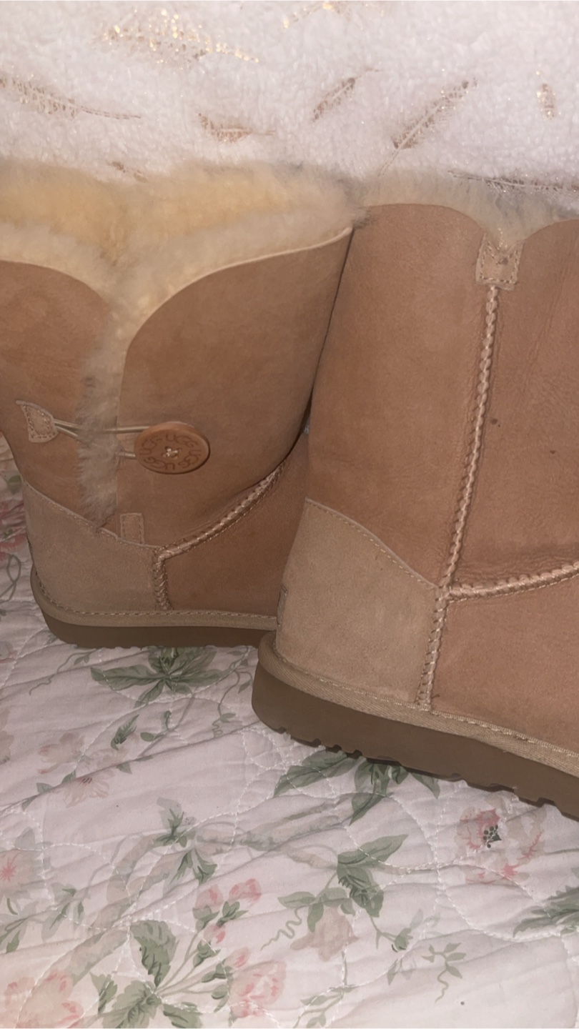 NEW Bailey Button 5803 Tan Women's UGG Boots  8 8.5 EU 39 - photo 3