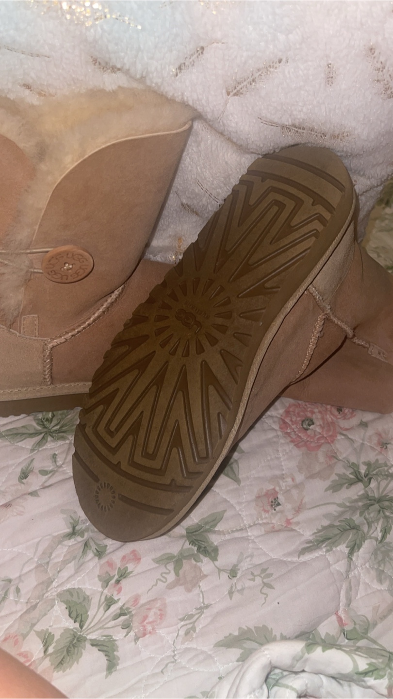NEW Bailey Button 5803 Tan Women's UGG Boots  8 8.5 EU 39 - photo 4