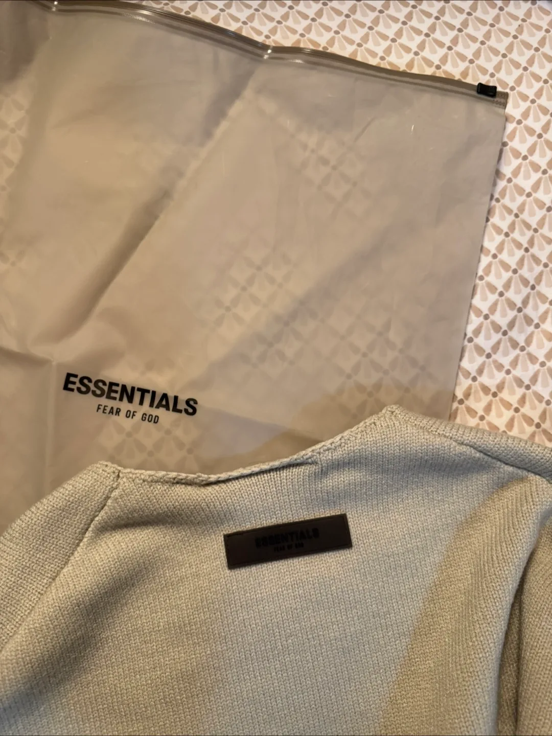 Essentials Fear of God 1977 Knit Sweater XS image indicator(6)