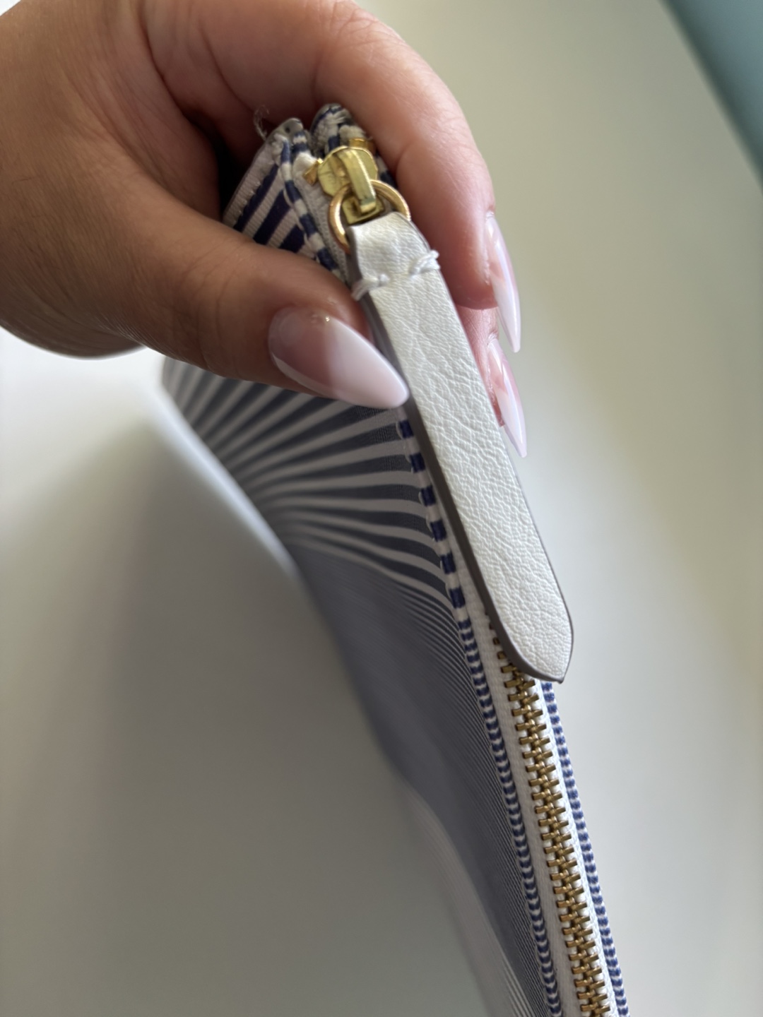 H&M Striped Clutch - photo 3