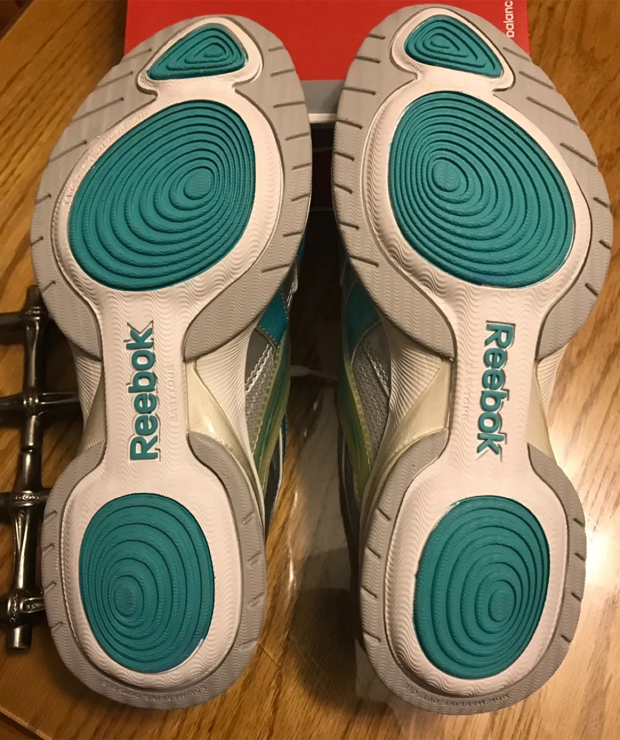 Reebok Runners Women's US 7 image indicator(2)