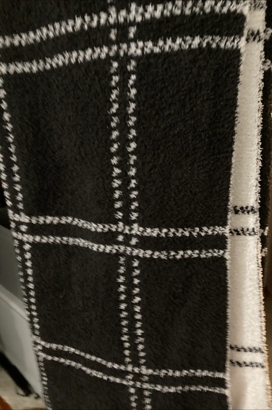 DKNY Black & White sofa throw image indicator(5)