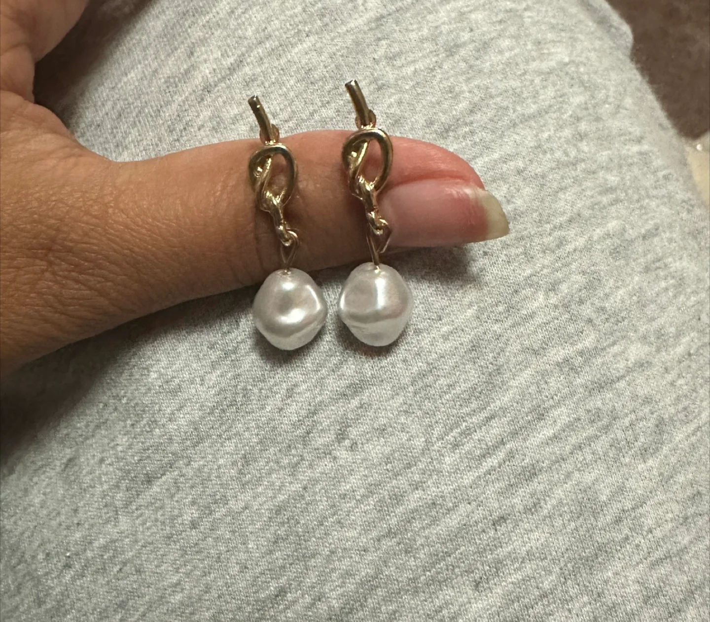 Pearl Drop Earrings - Gold Tone thumbnail