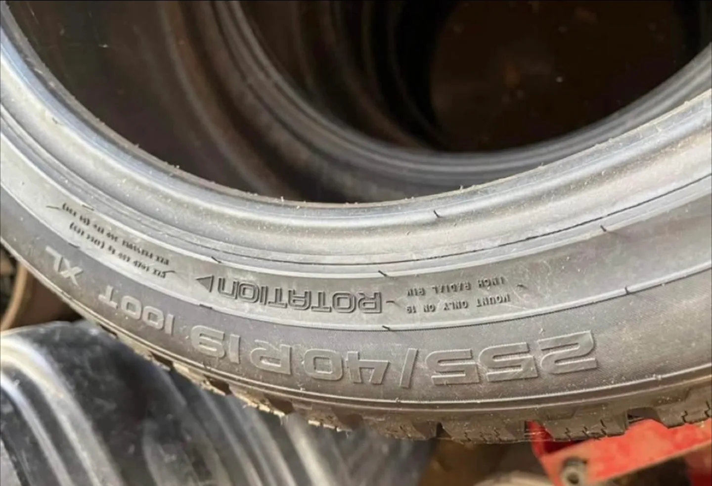 Nokian Hakkapeliitta 8 Winter Tires 255/40R19 image indicator(7)