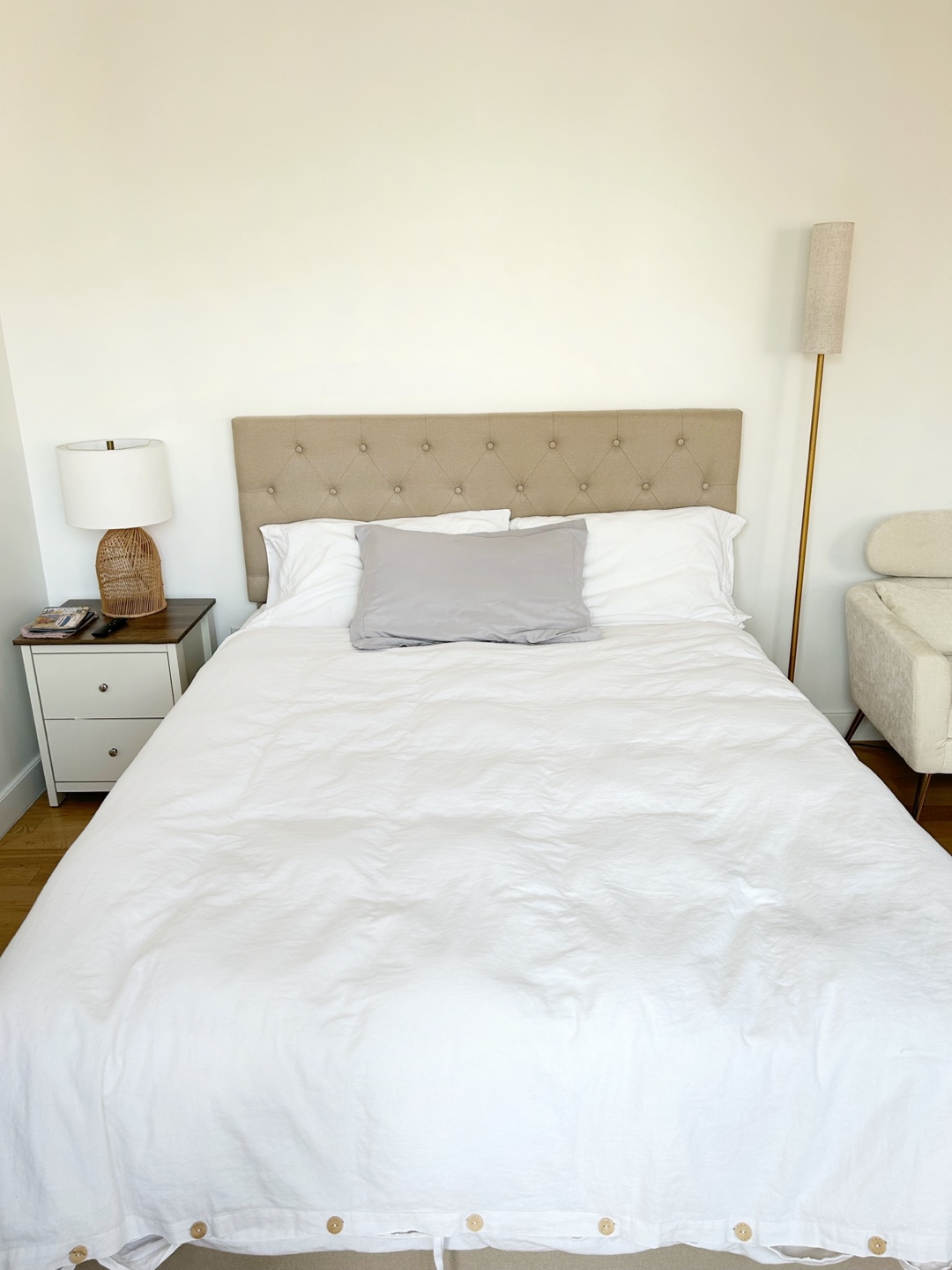 Perfect condition! Queen size memory foam mattress