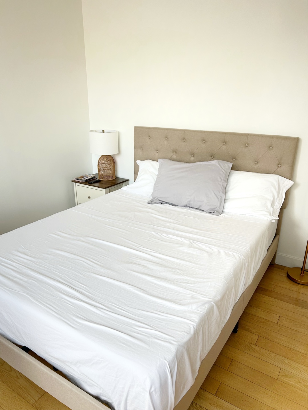 Perfect condition! Queen size memory foam mattress - photo 4