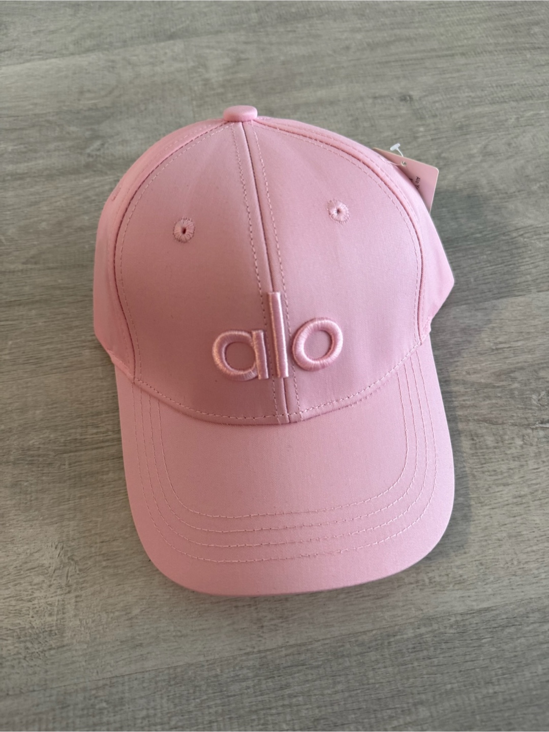 New Alo Yoga Off-Duty Cap - Pink