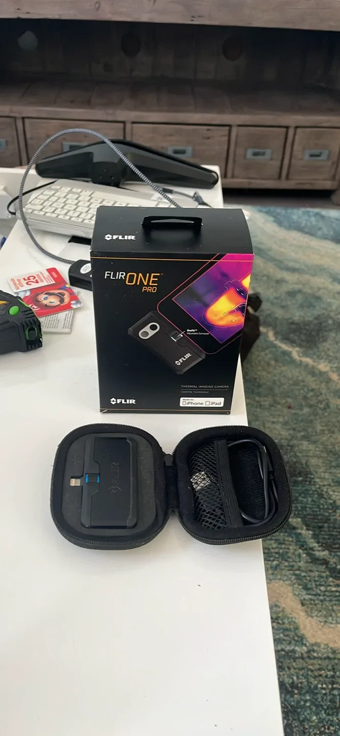 FLIR ONE Pro Thermal Imaging Camera for iPhone/iPad thumbnail
