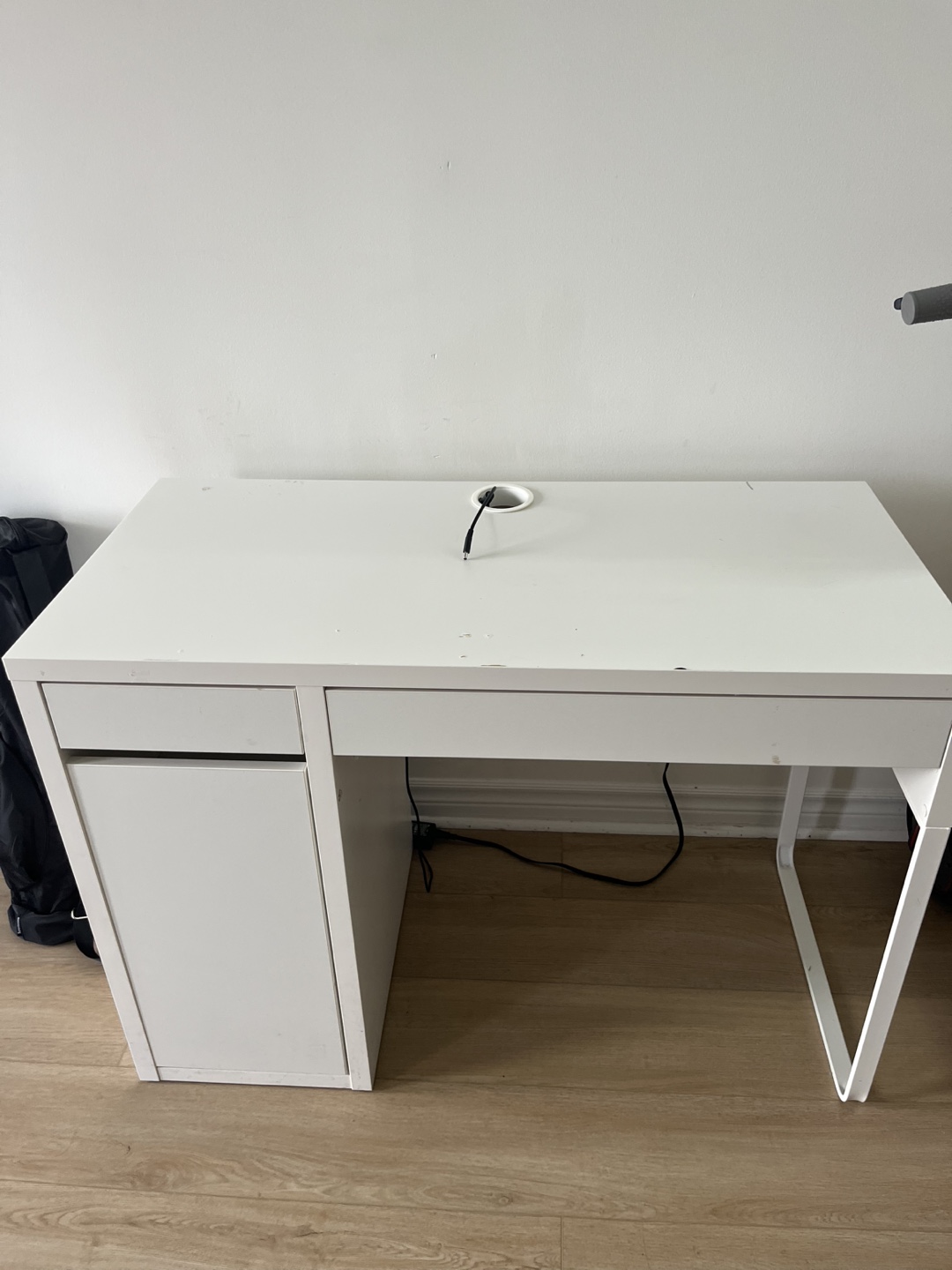 Ikea Office Desk & Staples Office Chair - photo 2