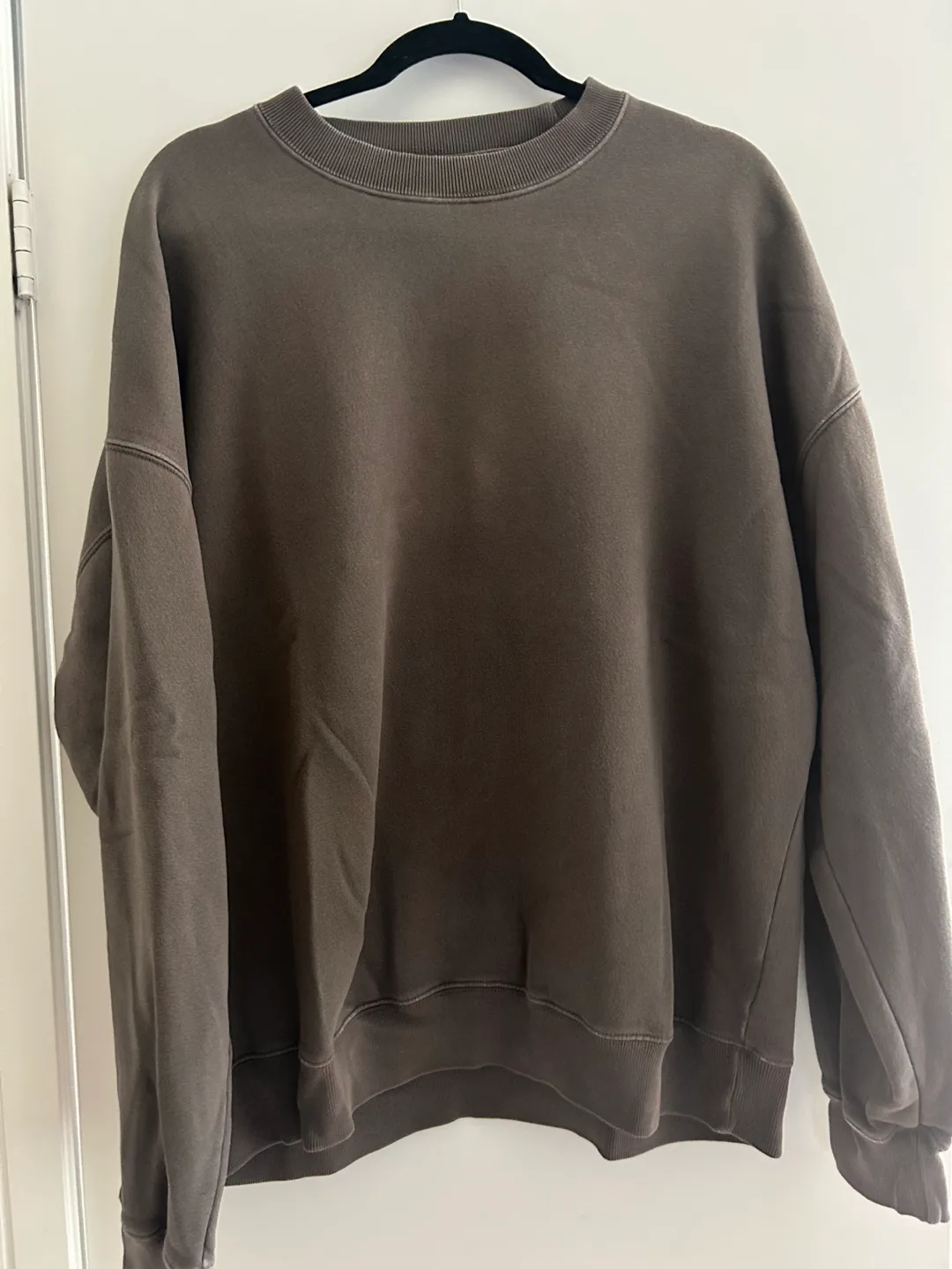 Abercrombie & Fitch Essentials Sweatshirt thumbnail