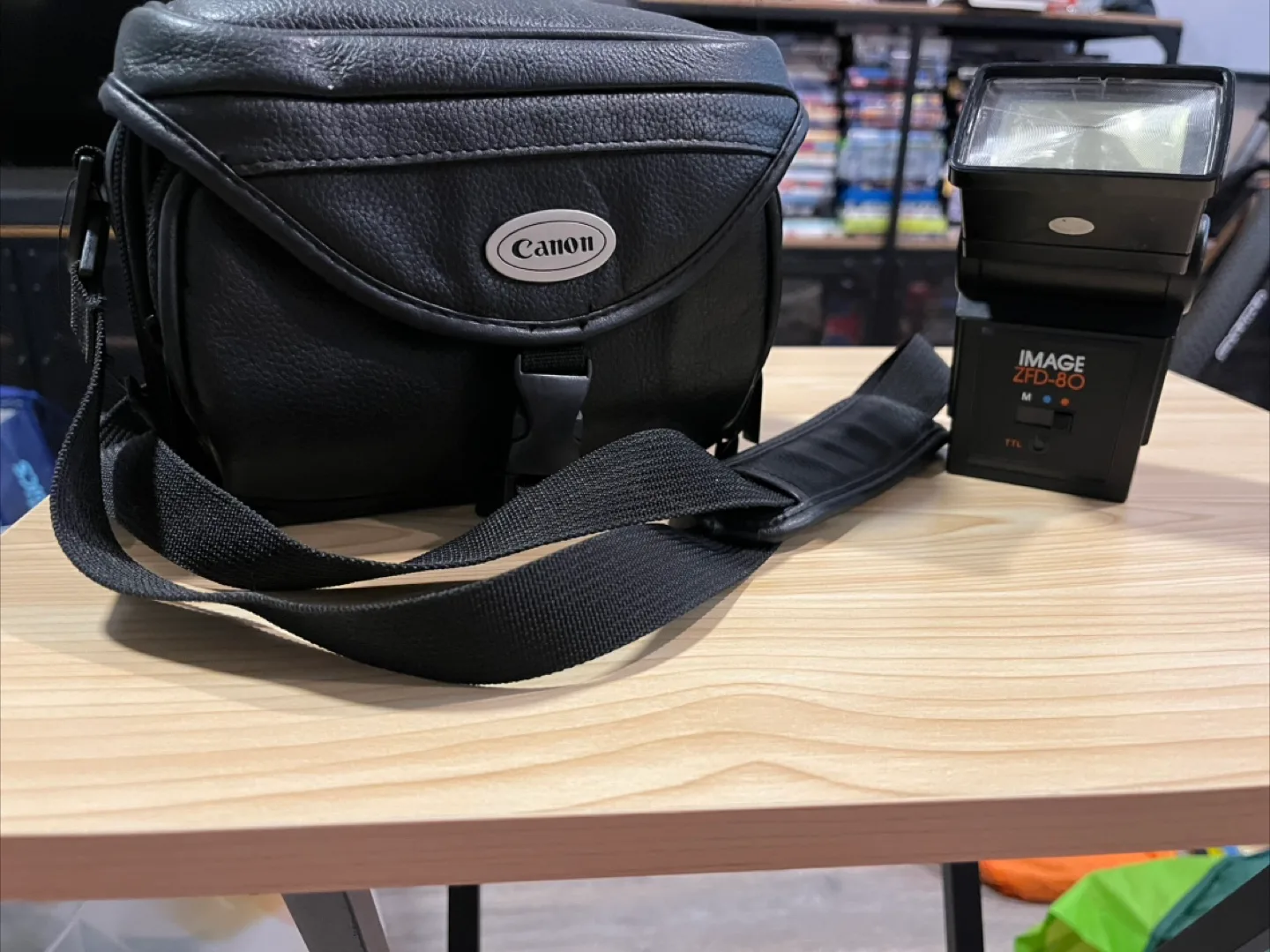 Camera flash and bag bundle thumbnail