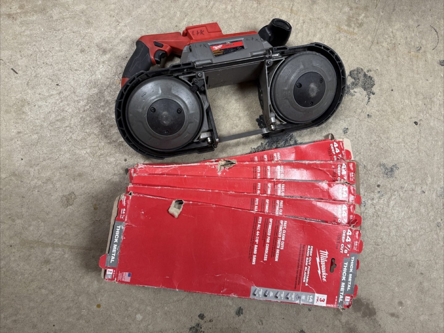 Milwaukee Cordless Band Saw with multi blades - photo 2
