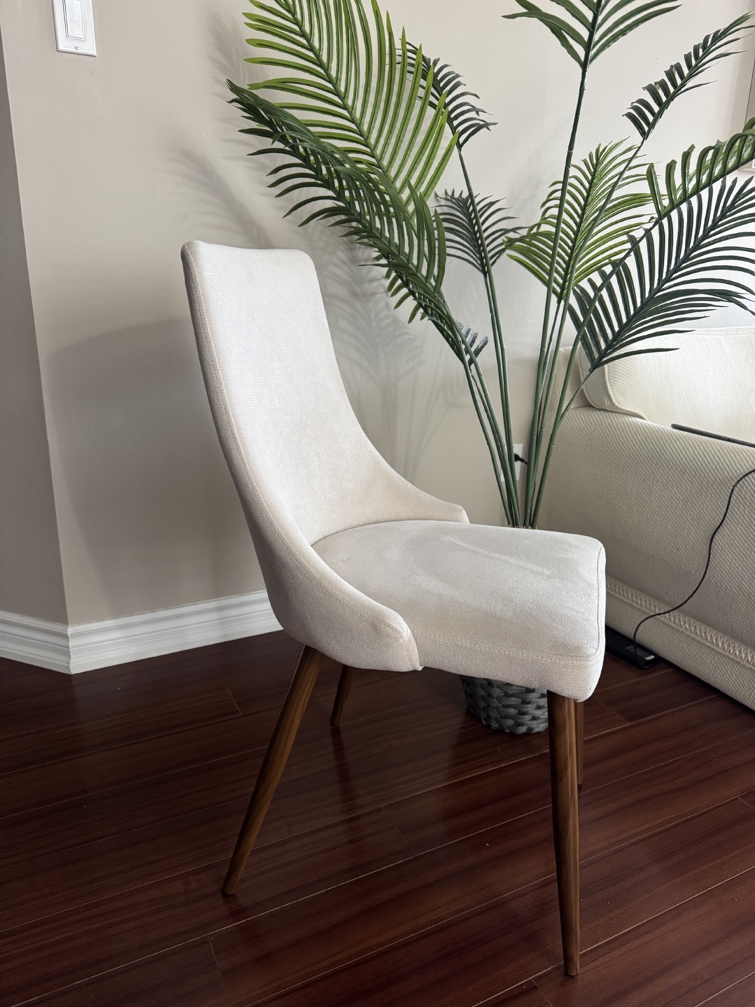 Beige Dining Chairs with Wooden Legs x4 - photo 2