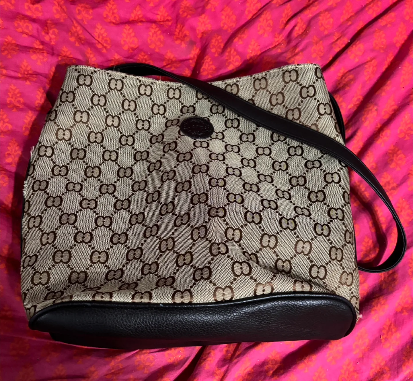 Gucci GG Canvas Shoulder Bag (slightly damaged) thumbnail