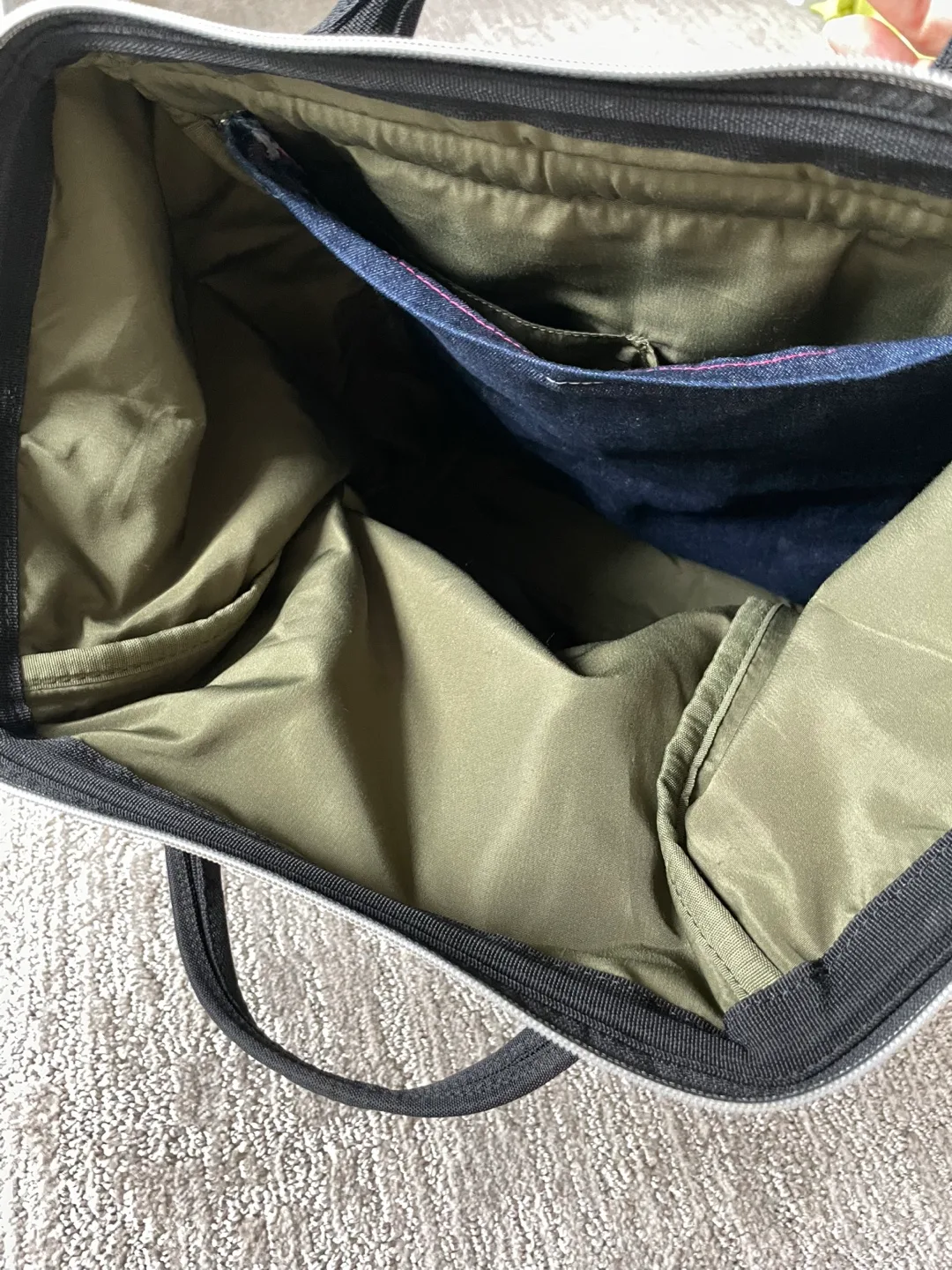 Anello Backpack - Black image indicator(4)