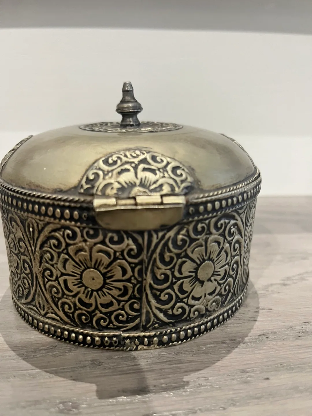 Ornate Silver Trinket Box- Barber Antique image indicator(6)