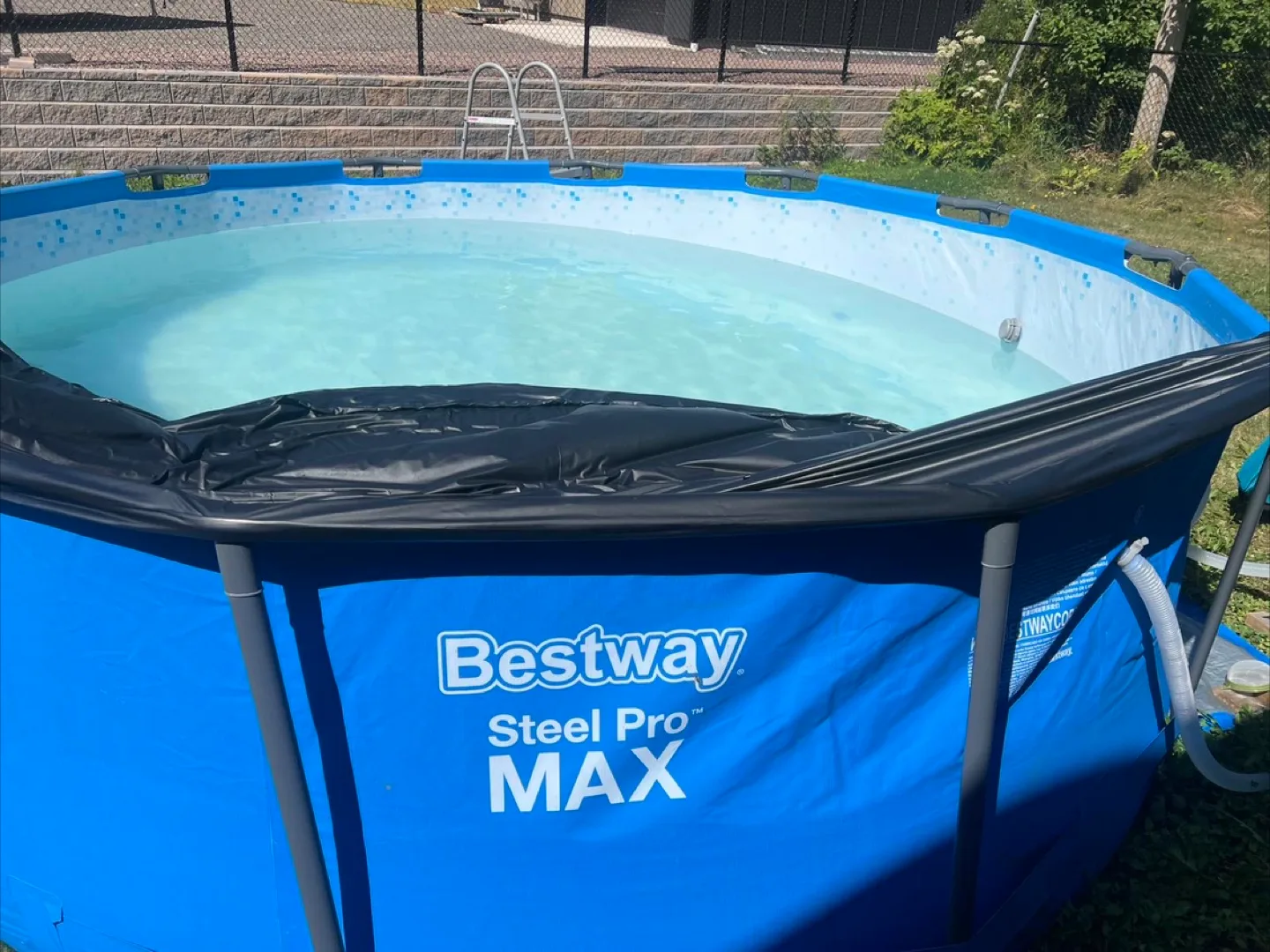 Bestway Steel Pro MAX Pool with Cover & Ladder image indicator(8)