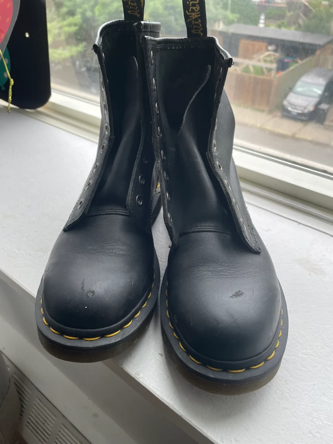 1460 smooth doc martens image indicator(3)