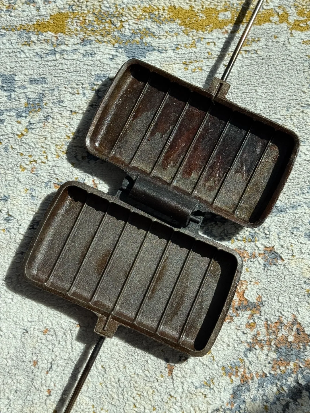 Rome Double Cast Iron Pie Iron image indicator(3)