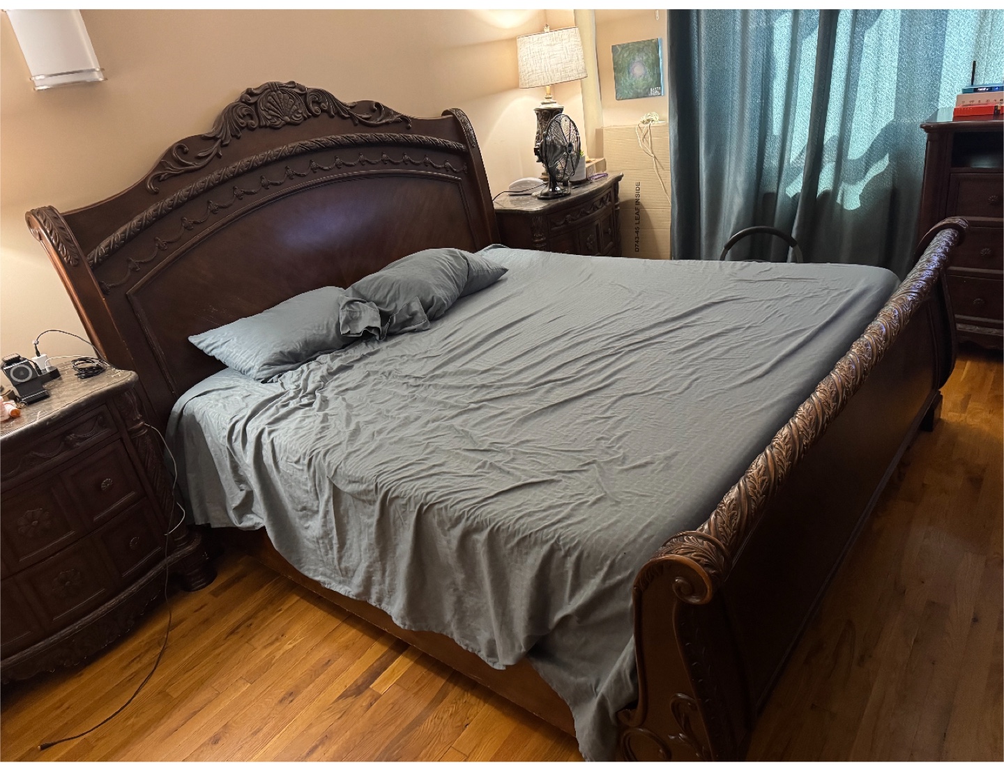 Bedroom Set - Dresser, Mirror, Nightstand