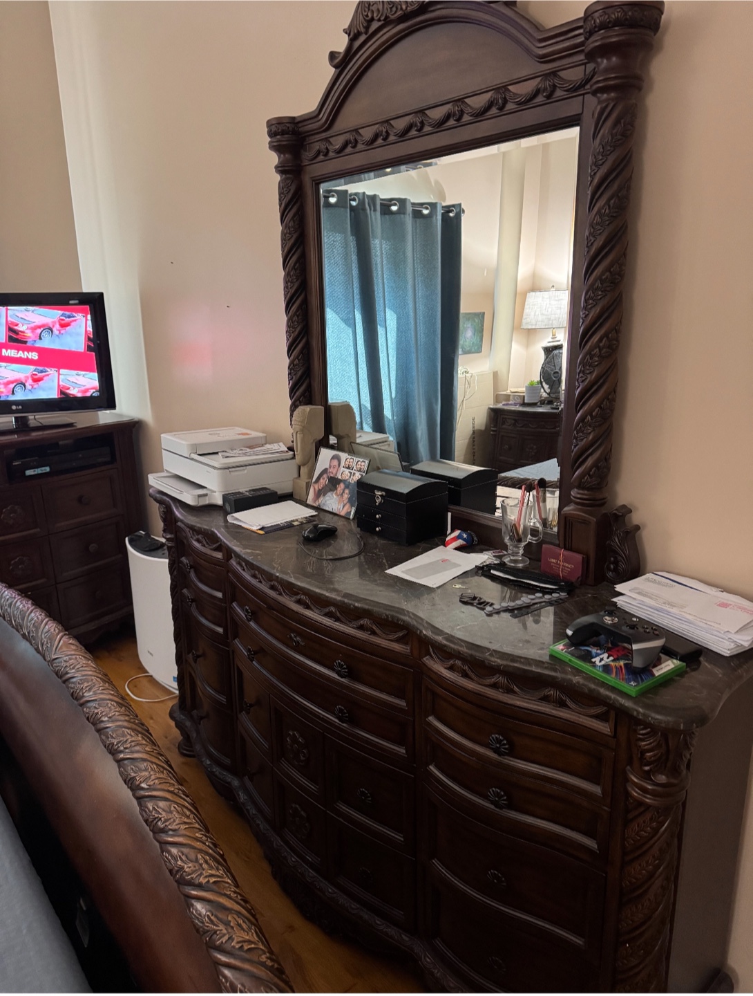 Bedroom Set - Dresser, Mirror, Nightstand - photo 3