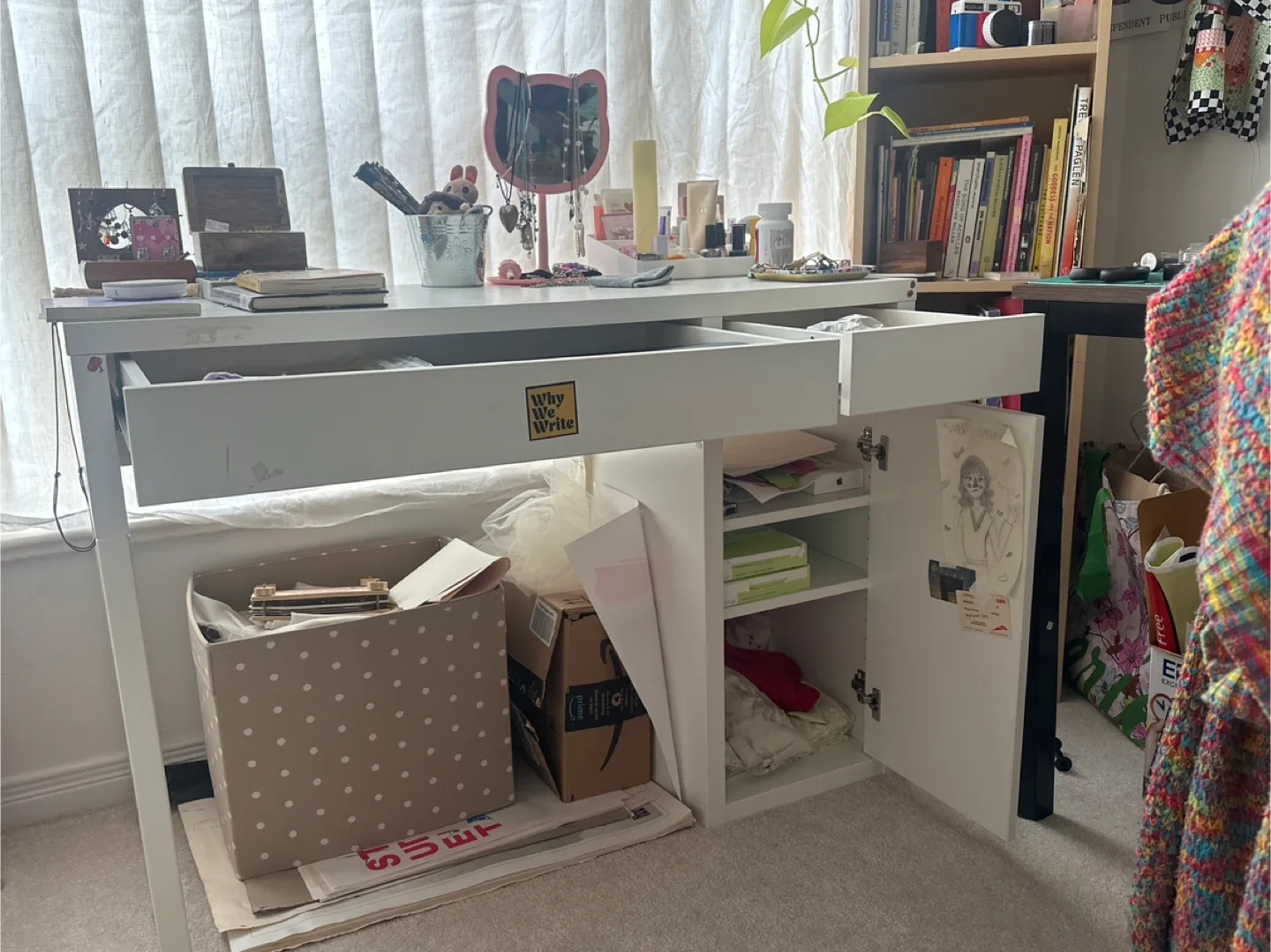 NEED GONE ASAP IKEA MICKE White Desk (105x50cm) image indicator(3)