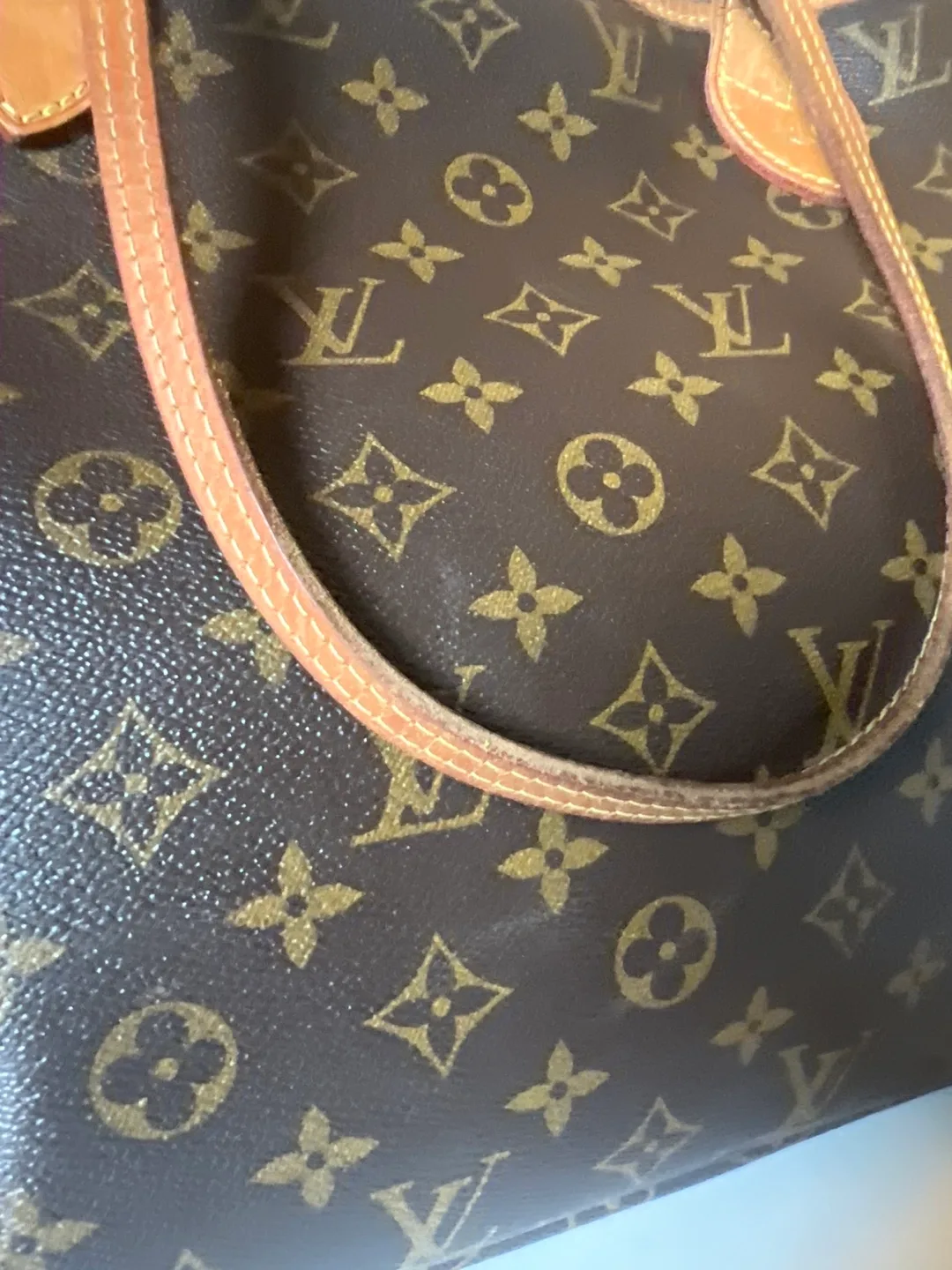 Louis Vuitton Neverfull MM Tote Bag image indicator(3)