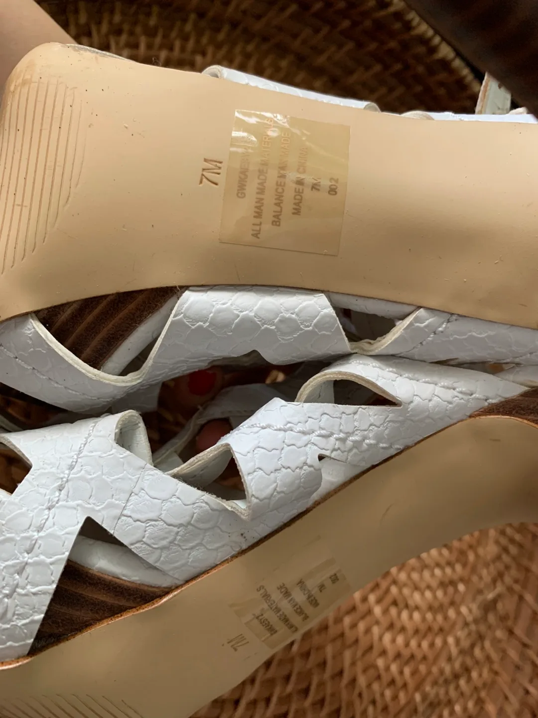 Guess White Heels - Size 7M image indicator(3)