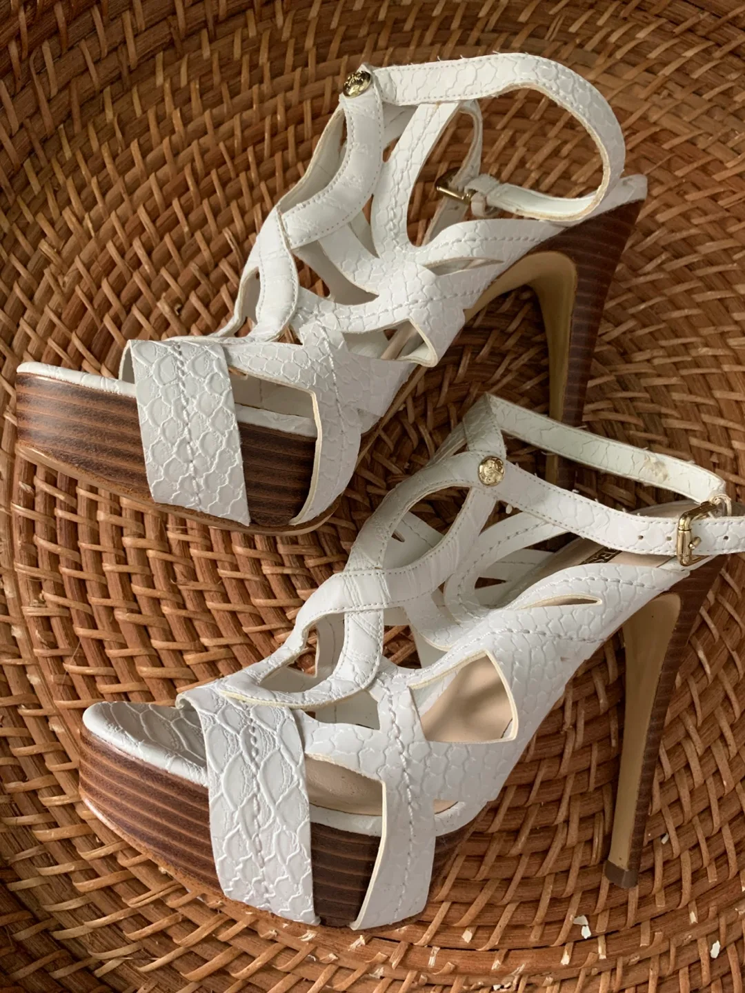 Guess White Heels - Size 7M thumbnail