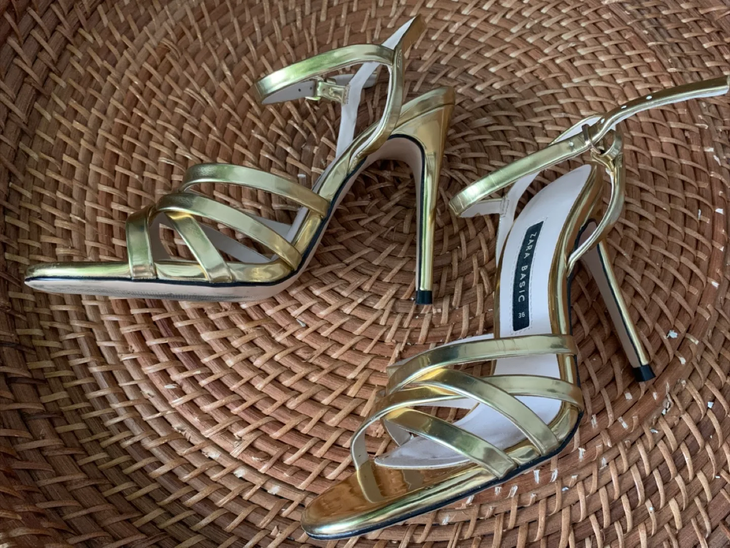 Zara Basic Gold Heels - Size 36 image indicator(2)