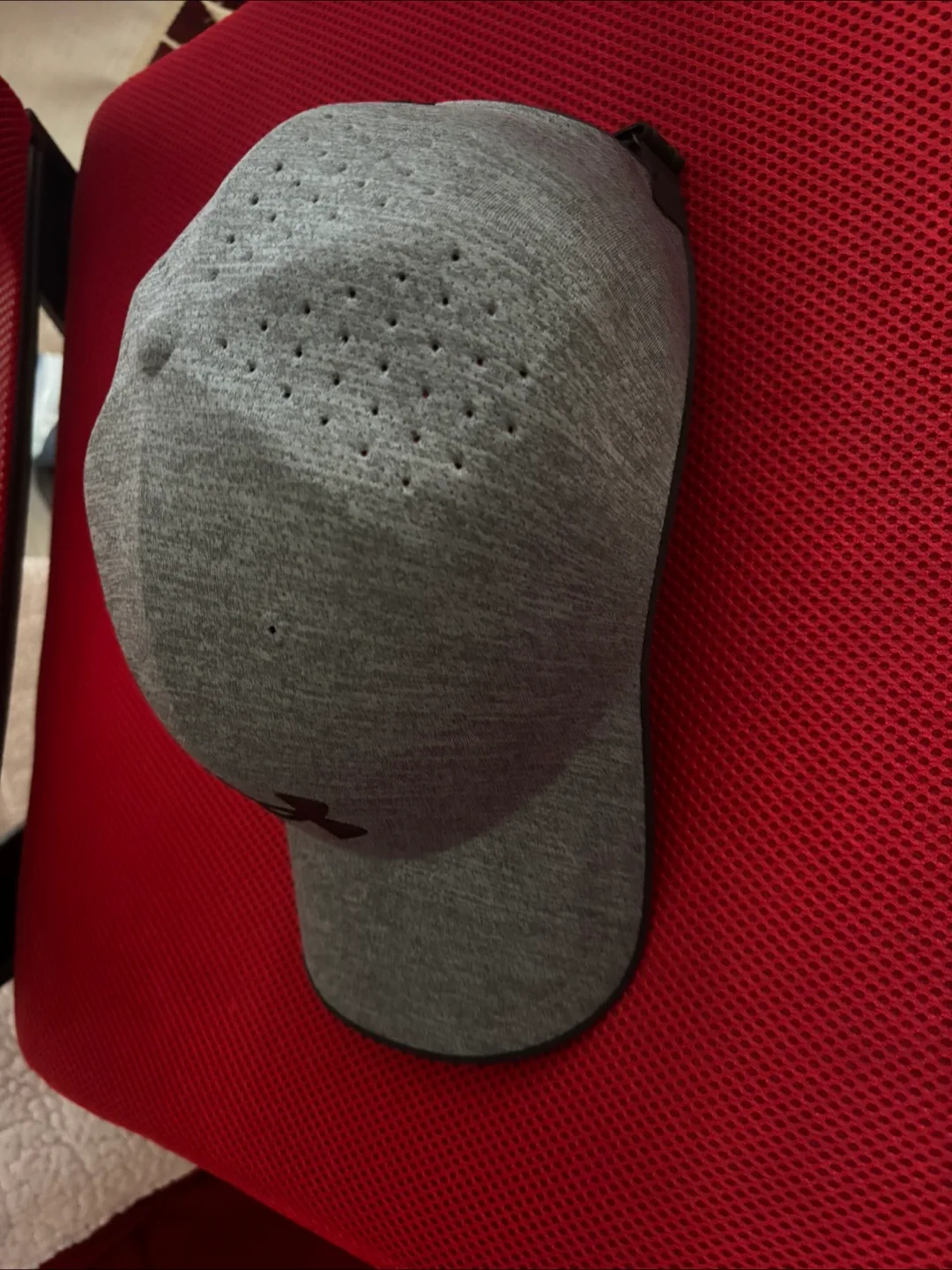 Under Armour Hat image indicator(2)