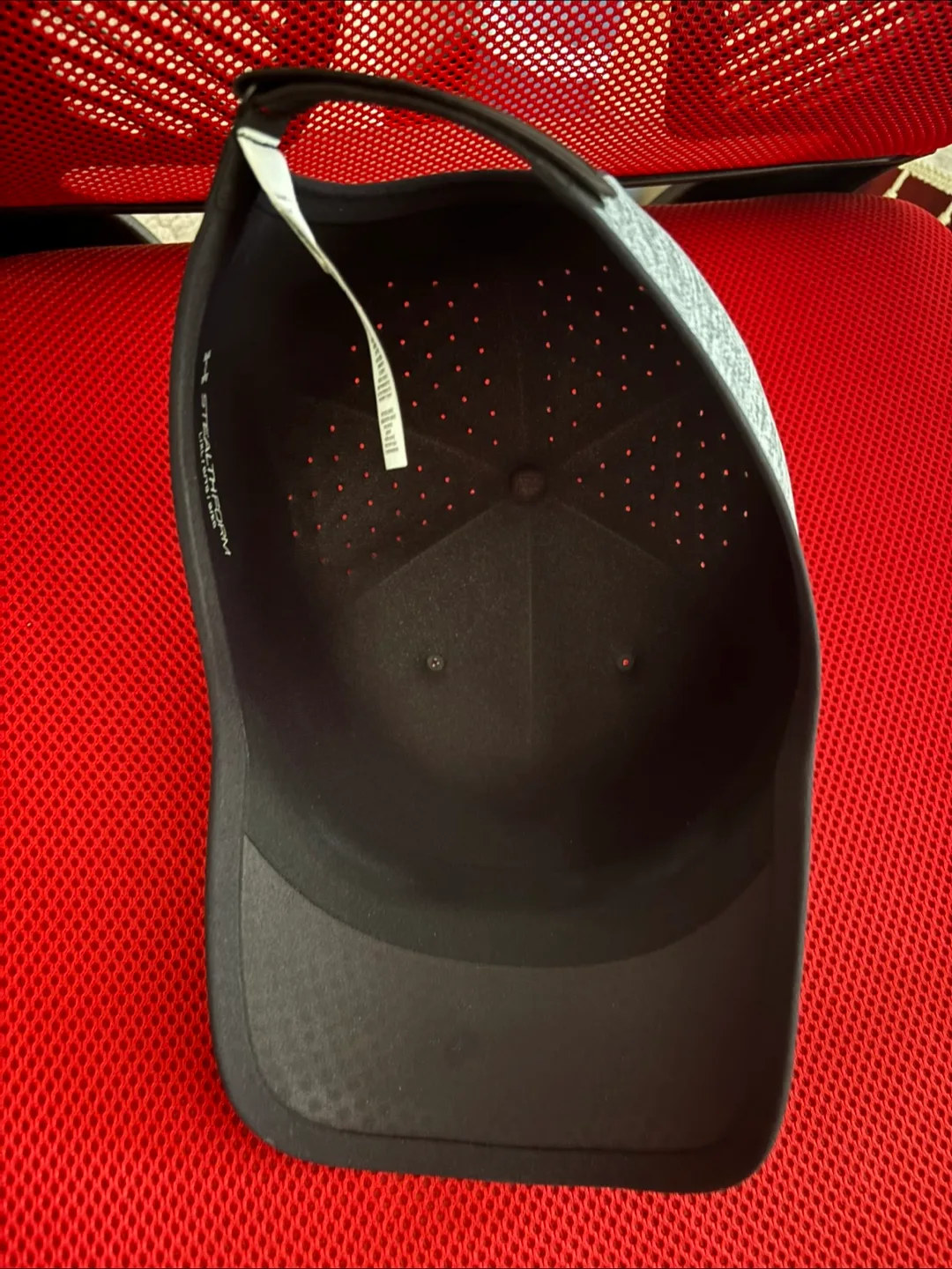 Under Armour Hat image indicator(3)