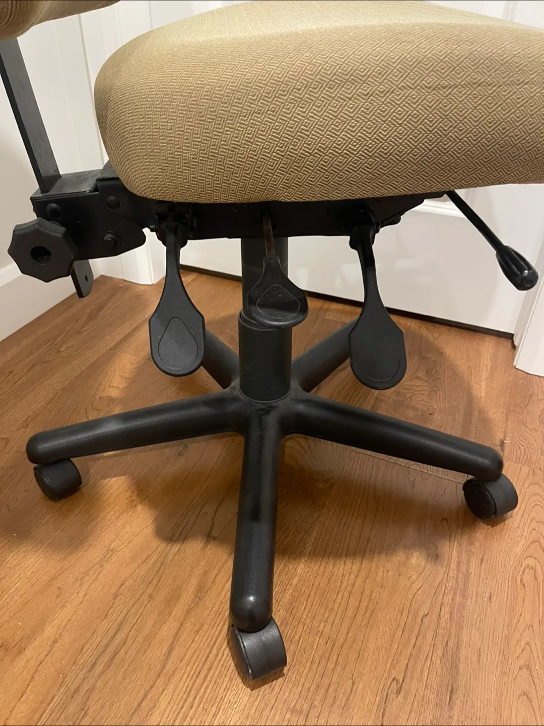 Office Chair - Beige image indicator(4)