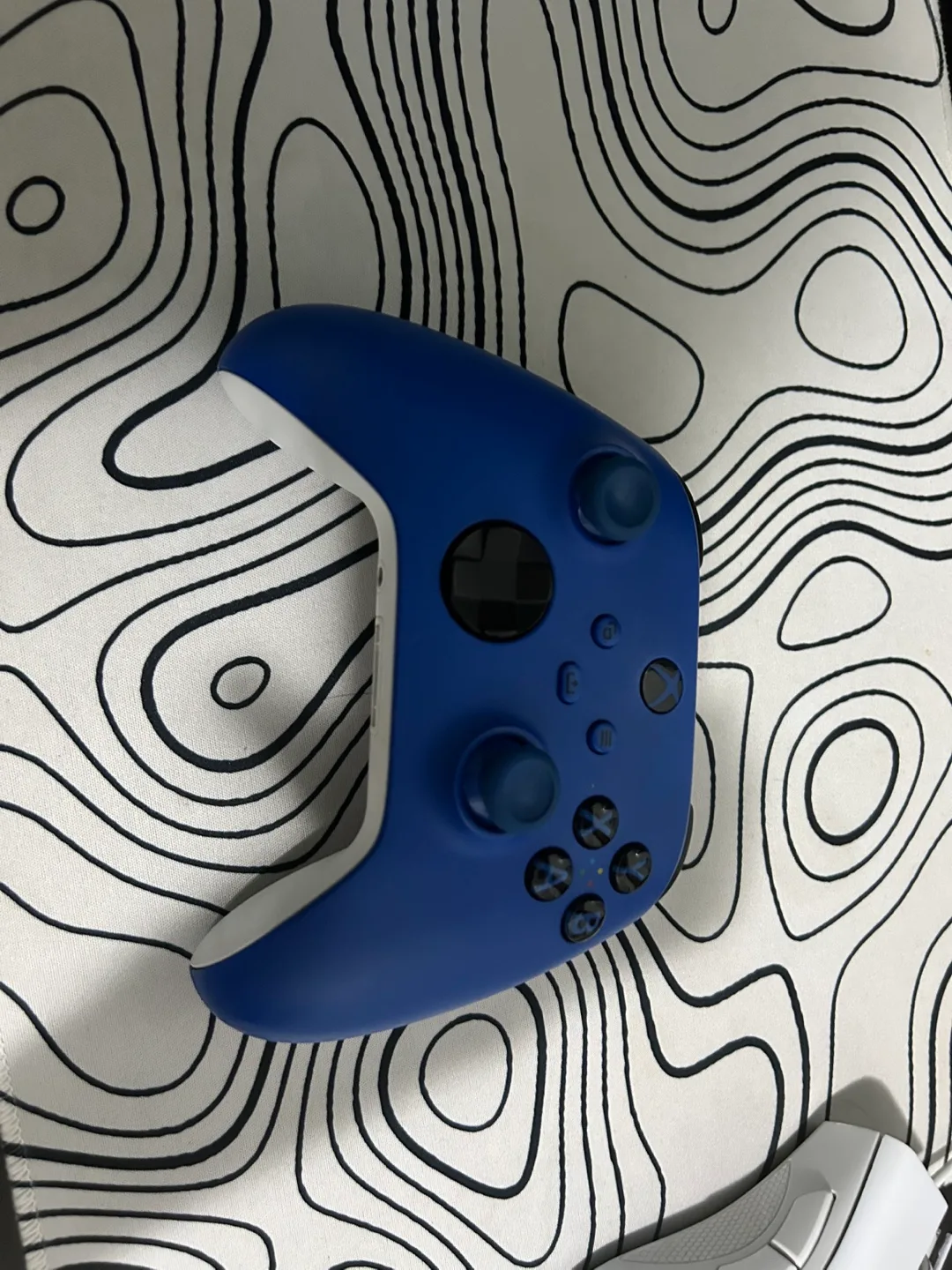 Blue Xbox Wireless Controller image indicator(2)