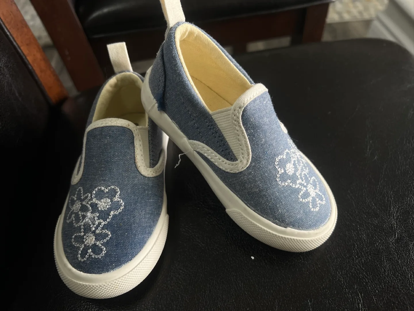 Old Navy Denim Slip-On Shoes with Floral Design image indicator(2)