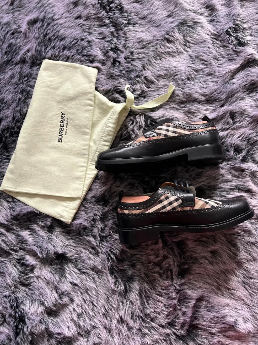 Burberry London England Wingtip Oxford Dress Shoes image indicator(6)