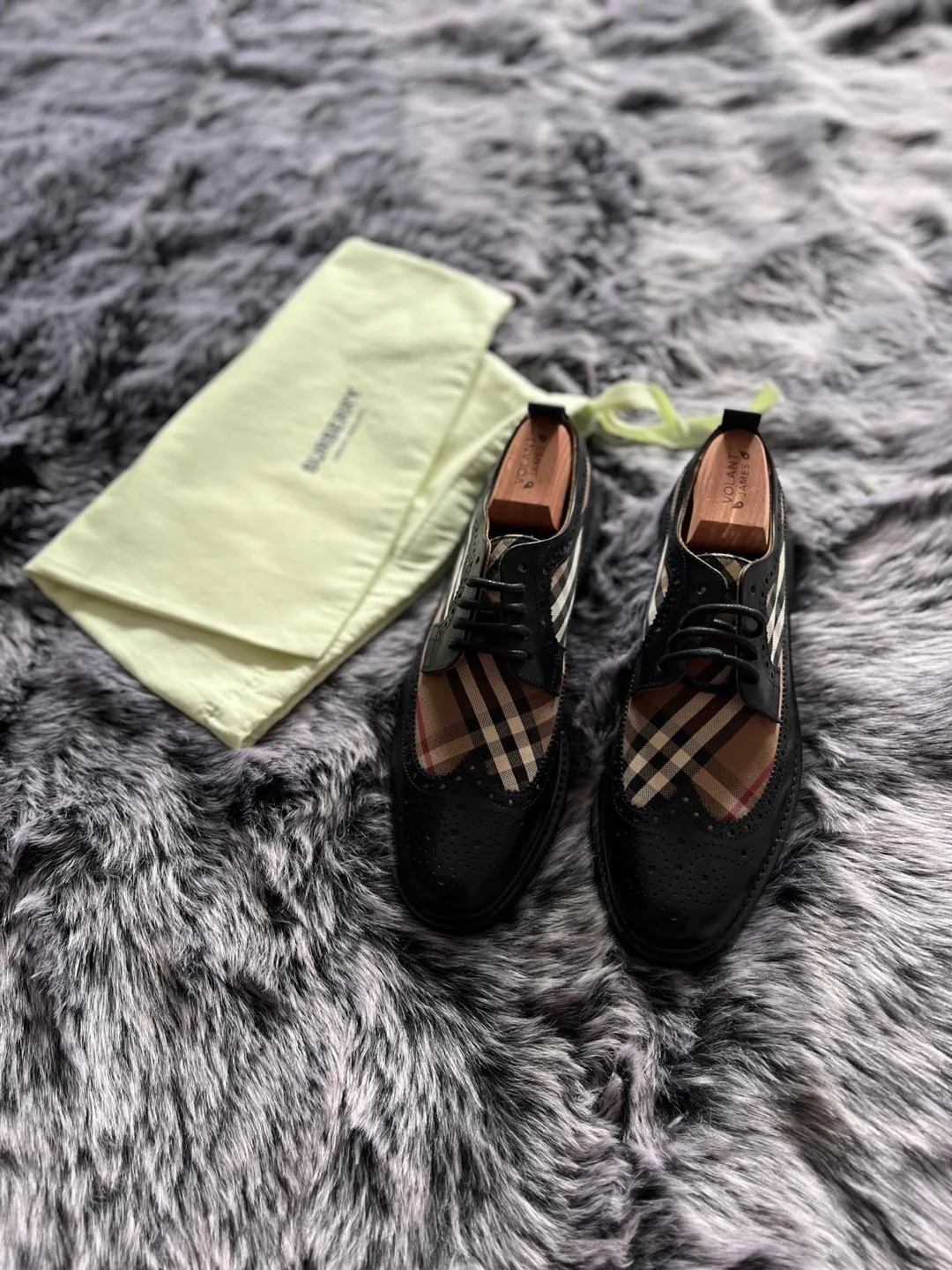 Burberry London England Wingtip Oxford Dress Shoes image indicator(9)