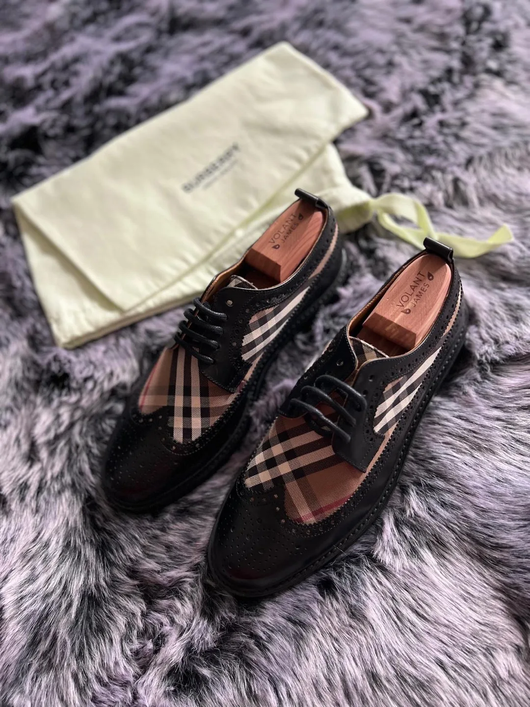 Burberry London England Wingtip Oxford Dress Shoes image indicator(8)