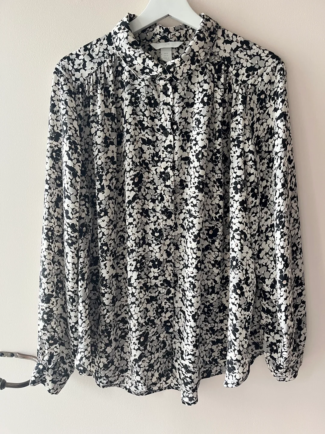H&M Floral Blouse - Size XL thumbnail